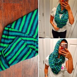 GAP GREEN STRIPED SCARF